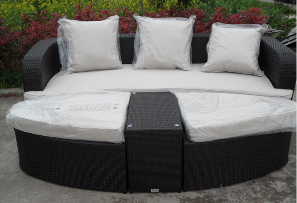 Patio Rattan Table Sofa for Outdoor use in Garden Wicker