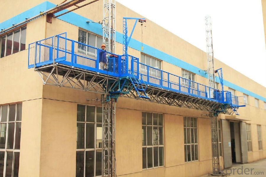 Double Mast Climbing Work Platform Working Height 100 m 1700 kg