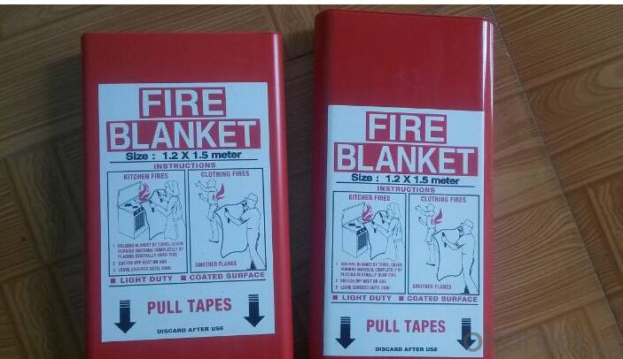 Fire Blanket Heat Insulation Pull Out Use