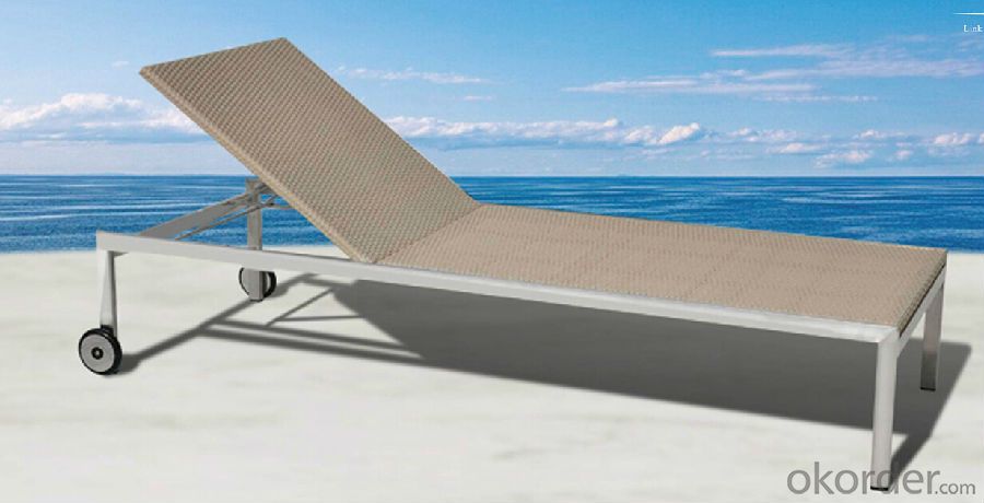Wicker Sunbed for Beach or Hotel Pool Side Sun Lounger in Rattan