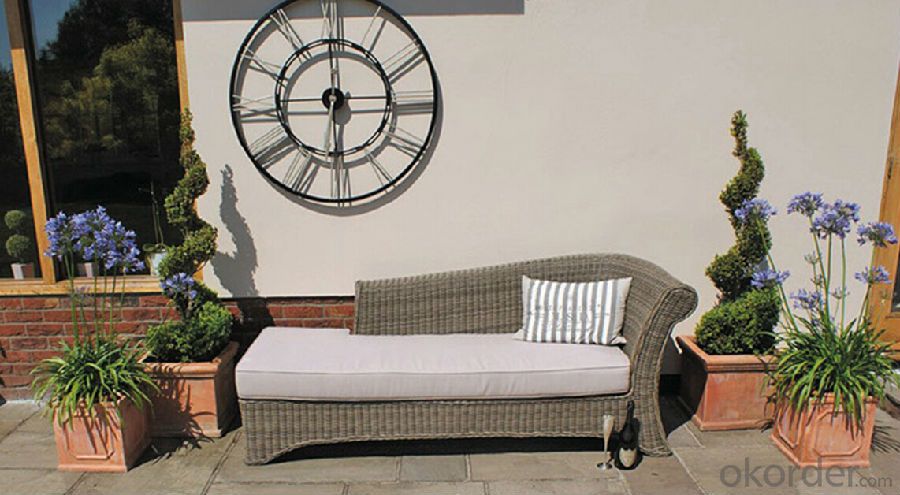 Sun Bed  in Rattan Sun lounger  Patio Wicker Outdoor Furniture