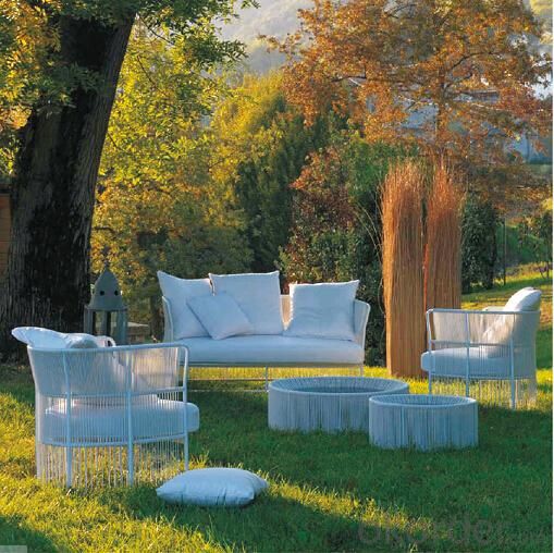 Outdoor Furniture Slim Round PE Rattan Table & Chairs