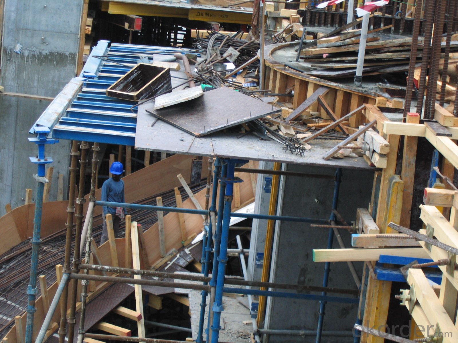 Cost Effective Slab Formwork System with Quick - Striking Head Jack