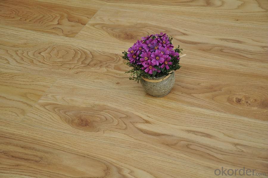 Laminate Flooring 8mm Different Size HDF Material