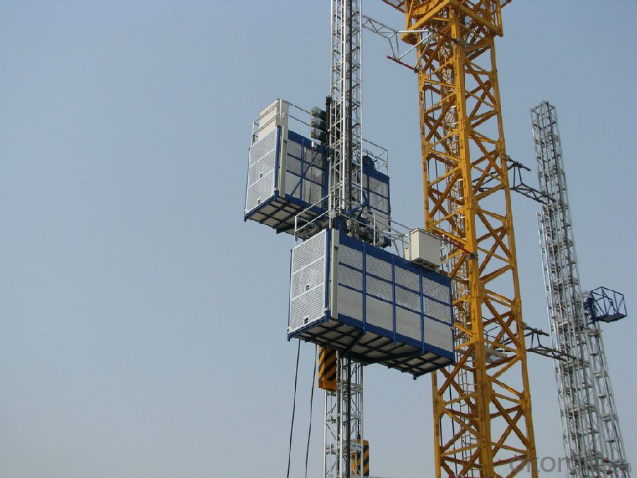 Construction Hoist with Mast Section for Building /Chimney/Bridg