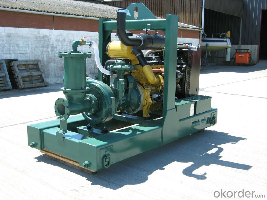 Diesel engine vacuum assist self priming dewatering pump