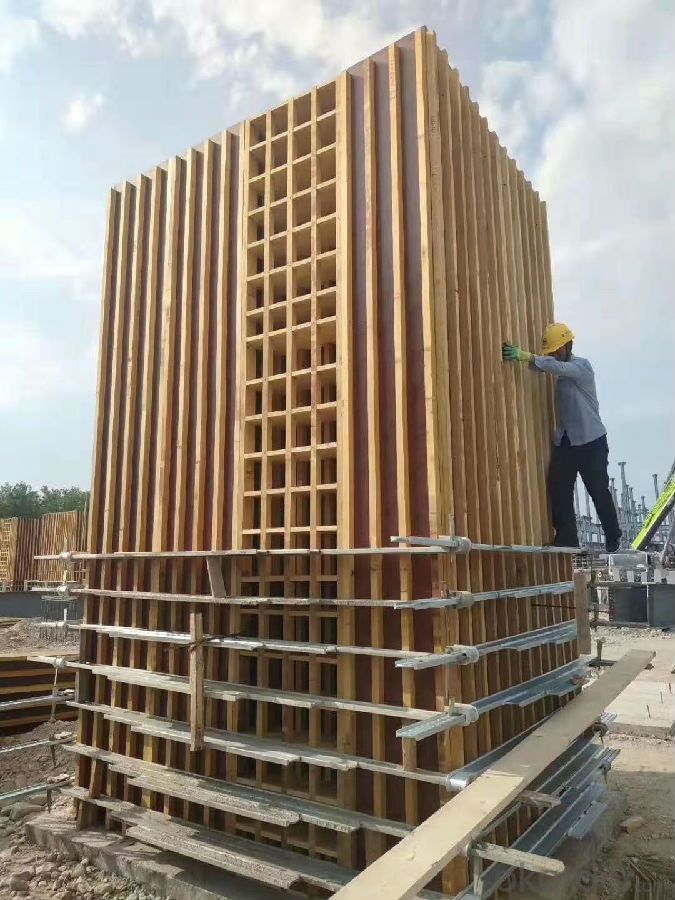 column formwork  lightweight plywood with adjustable clamp structure