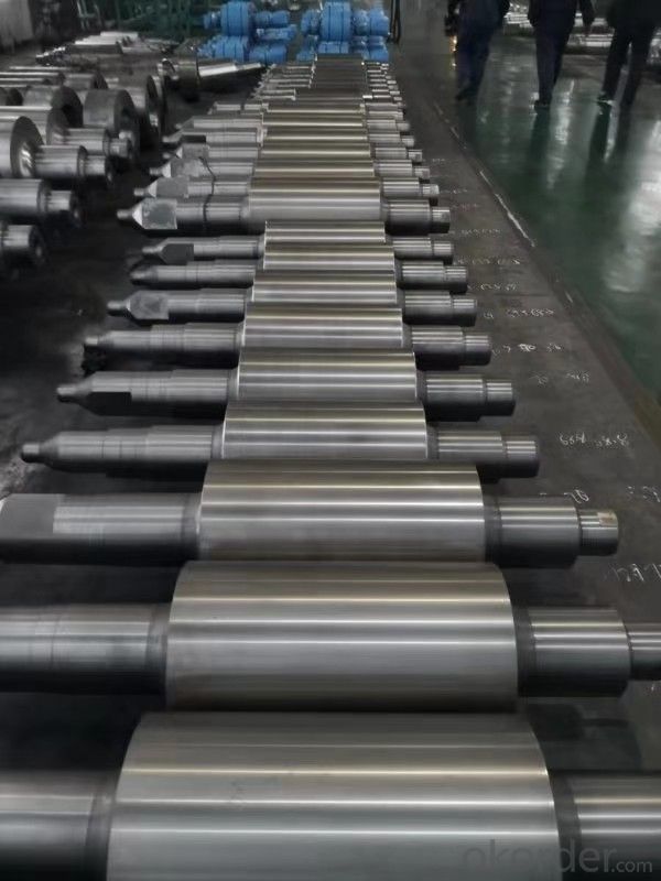 Centrifugal composite roll for steel mill