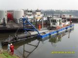 What is a flour dredger used for？