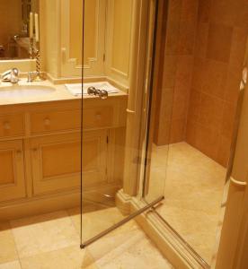 European Style Moden Design Shower Room