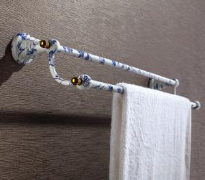 Hardware House Bathroom Accessories Blue And White  Porcelain Series Double Towel Bar System 1