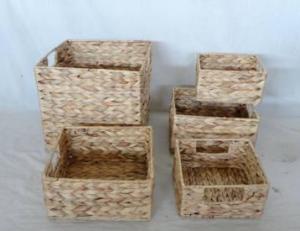 Home Storage Hot Sell Natural Waterhyacinth Woven Over Metal Frame Baskets S/5