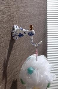Hardware House Bathroom Accessories Blue And White  Porcelain Series Robe Hook System 1