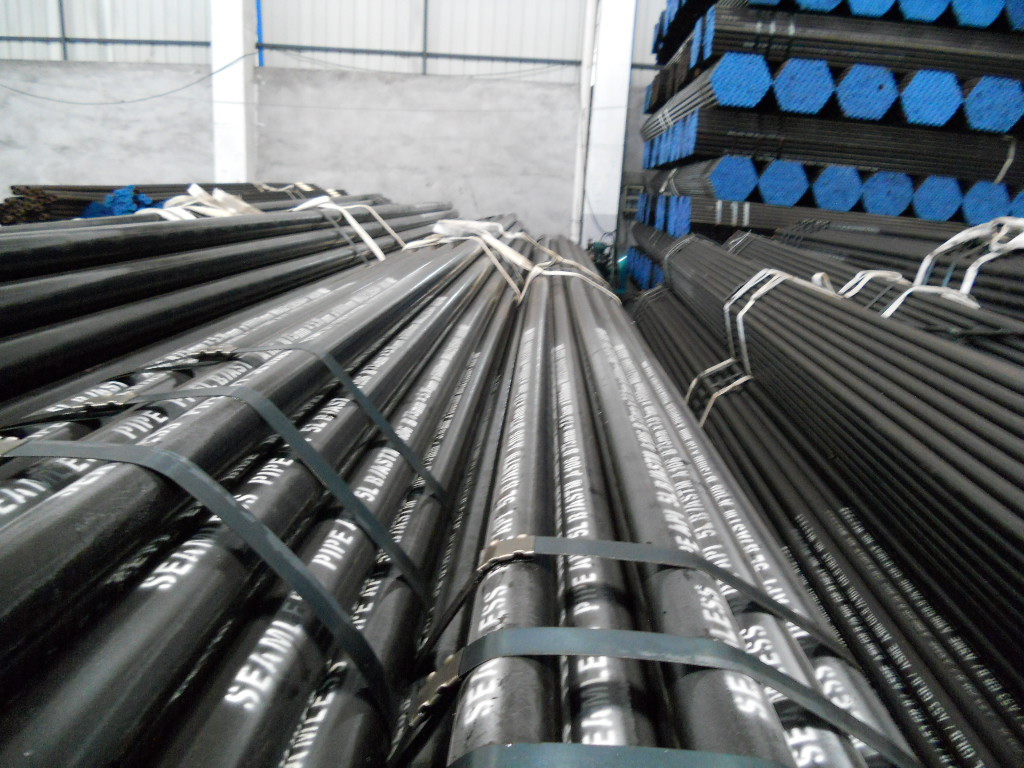 ASTM A106/API 5L/A53 Seamless Carbon Steel Pipe 3 Inch Structure Application Hot Sale