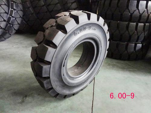 Size 600-9 for Forklift Solid Tyre System 1