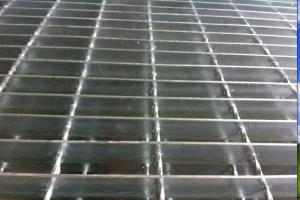 Grating（middle hole of the twisted bar） System 1