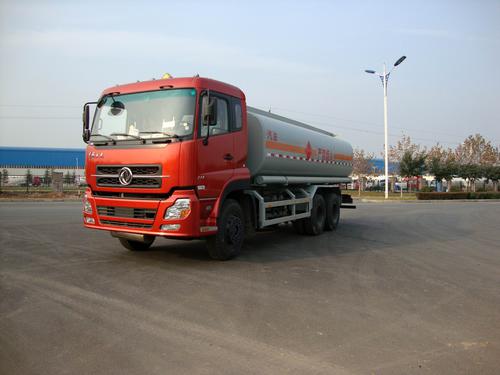 fuel tank truck with Dongfeng chassis System 1