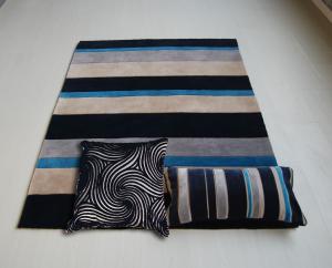 Hand Tufted Wool Carpets with Stripe Design and Good Quality System 1
