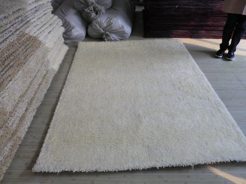 White Polypropylene Shaggy Carpet and Rugs System 1