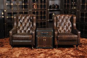 Classic chesterfield chairreal leather