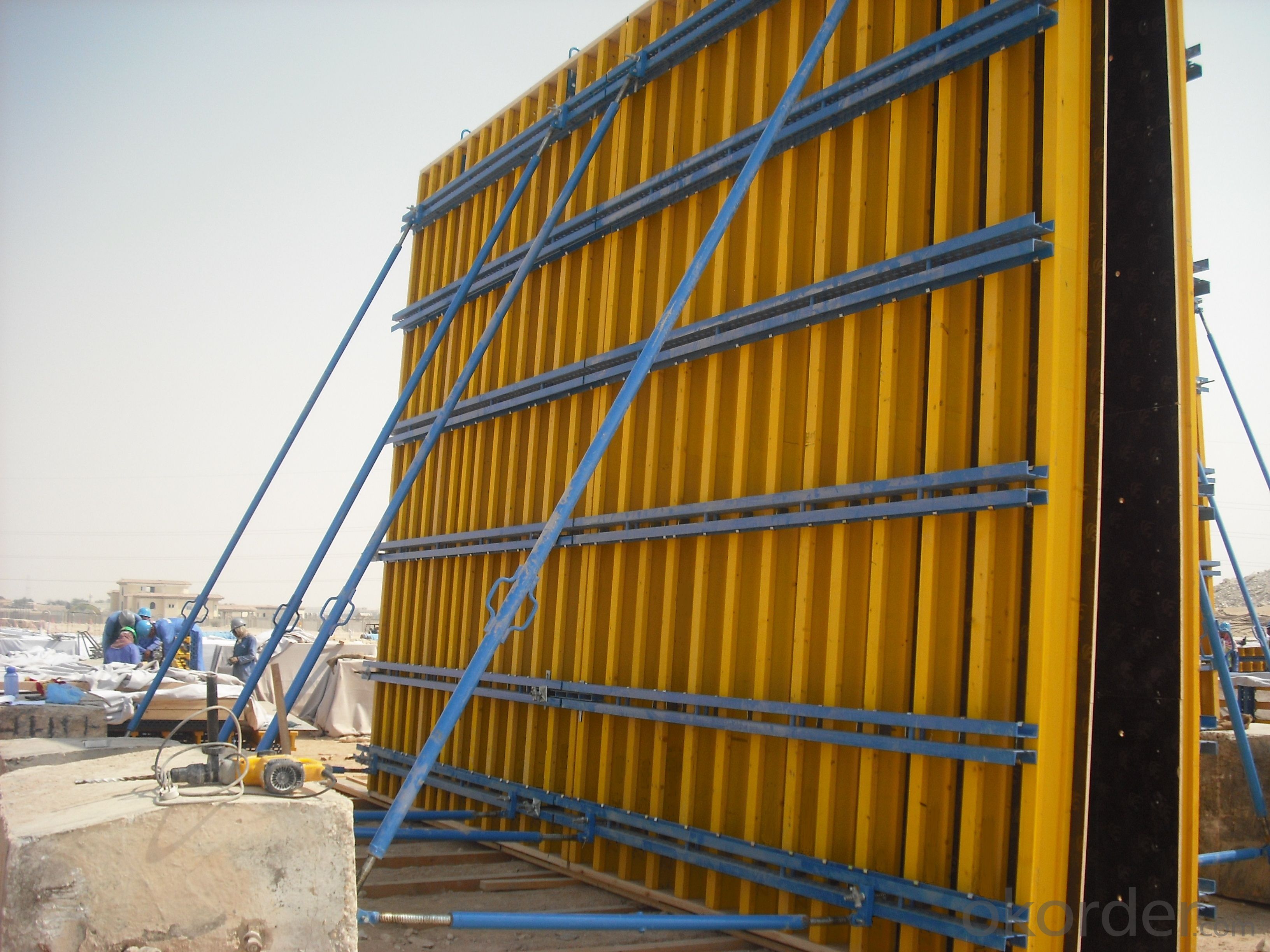 H20 Timber Beam with a Full-Section End Cap for Formwork Girder