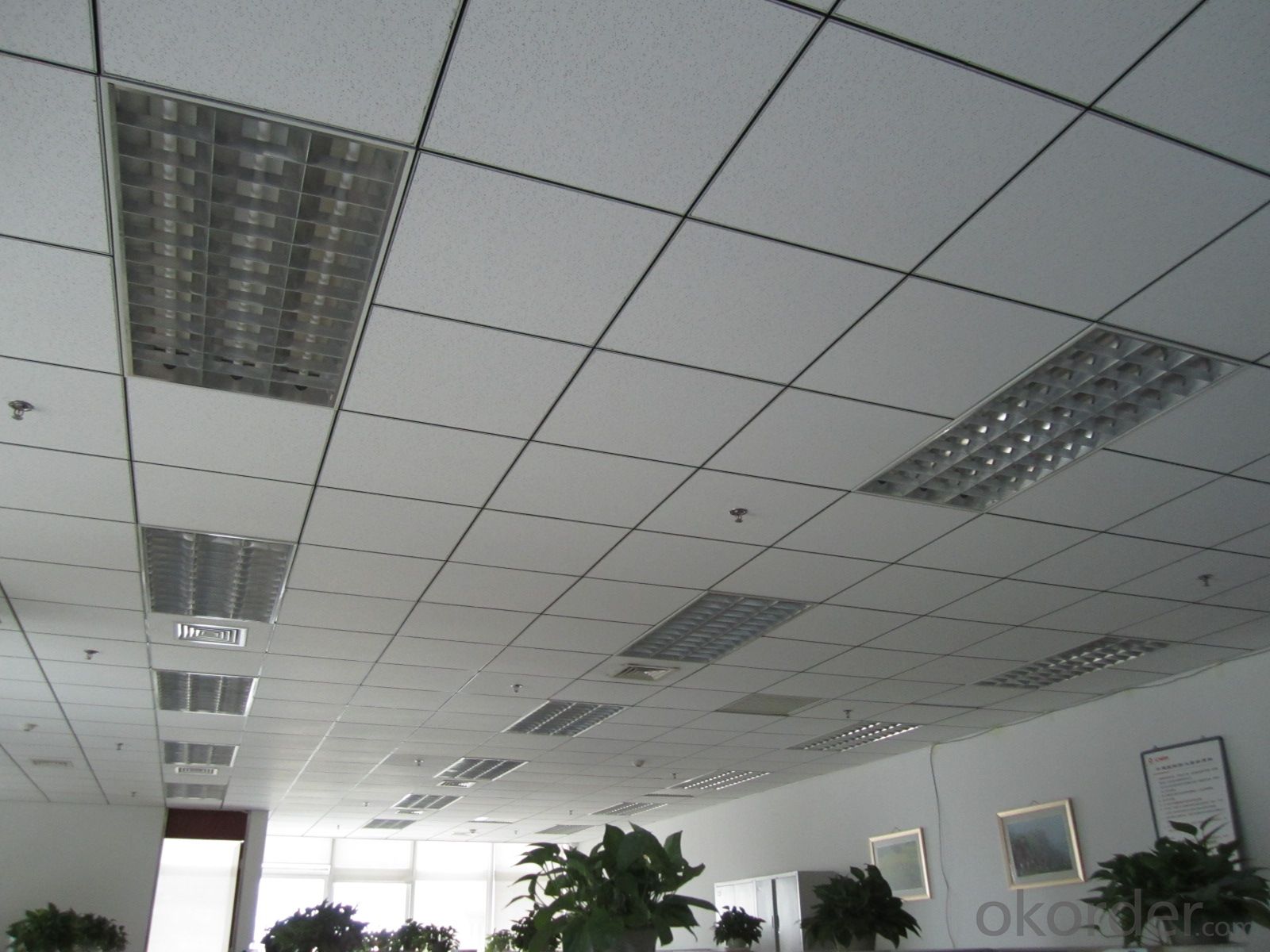 Mineral Fiber Ceiling in Size 595*595*10mm