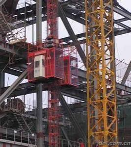 Precise assembly and accurate drive building hoist SCD200/200B