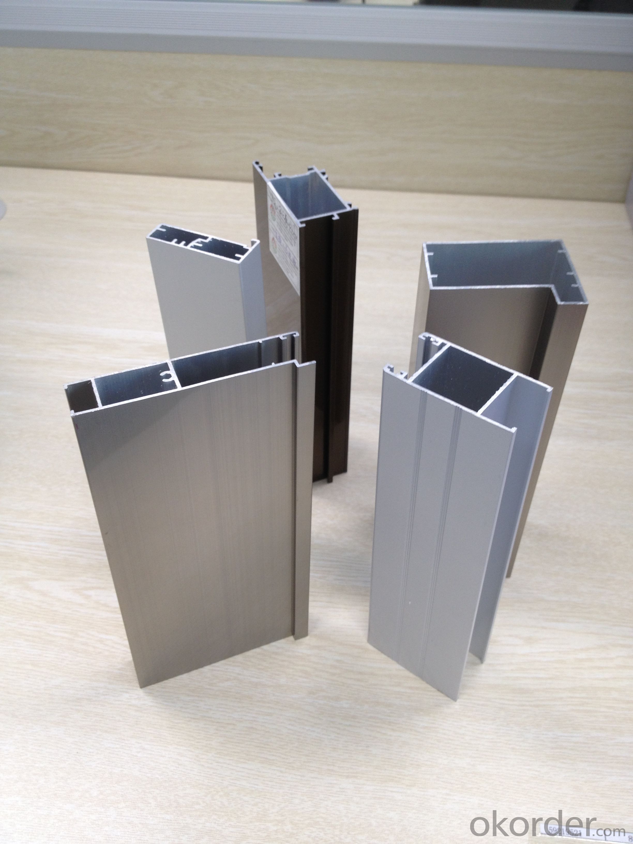 Aluminum profile for building material