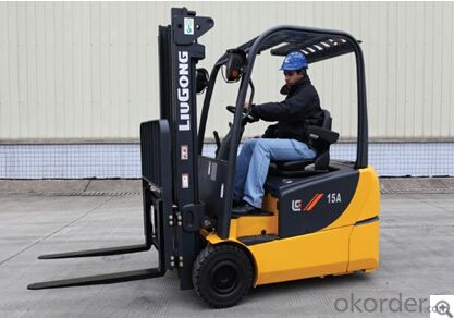 FORKLIFT CLG2015A-T,Wide angle rearview mirror for good visibility.