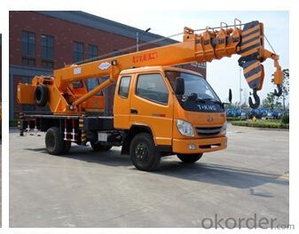 truck crane with max lifting capacity of 8 tons