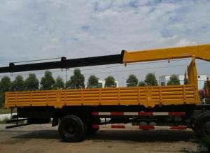 Truck Crane with loading capacity of 8 tons