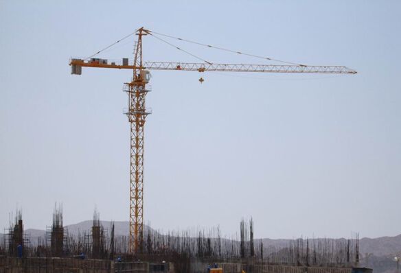 radius tower cranes