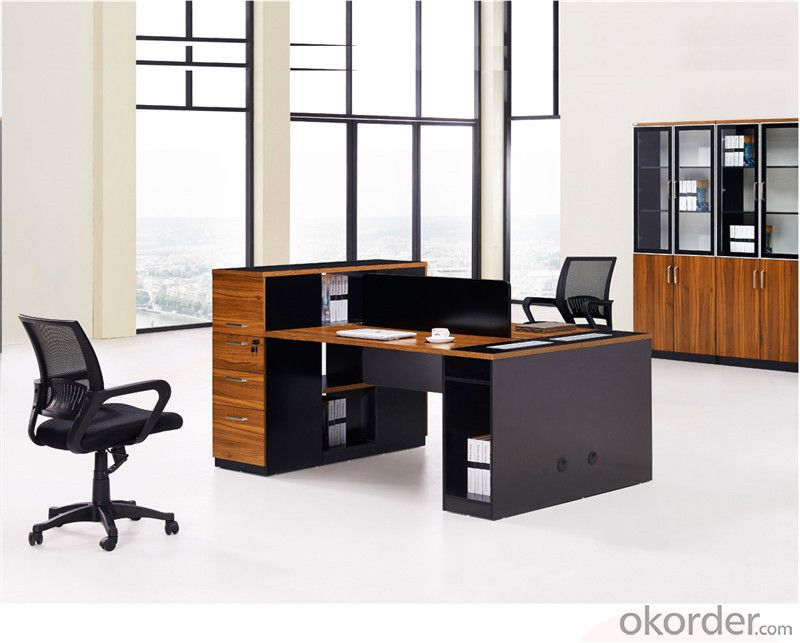 Mueble de escritorio de oficina para personal de un solo asiento