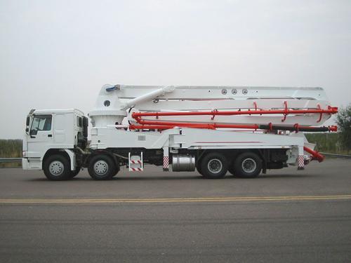 Concrete Pump Truck 56m , 56m Concrete Pump with Boom System 1