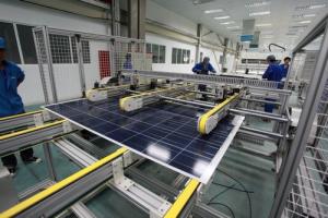 Panel solar monocristalino 230W de bajo precio fabricado en China.