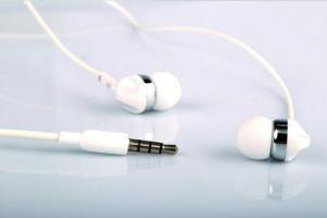 Top Quality Stereo Zipper Earphone From New Design