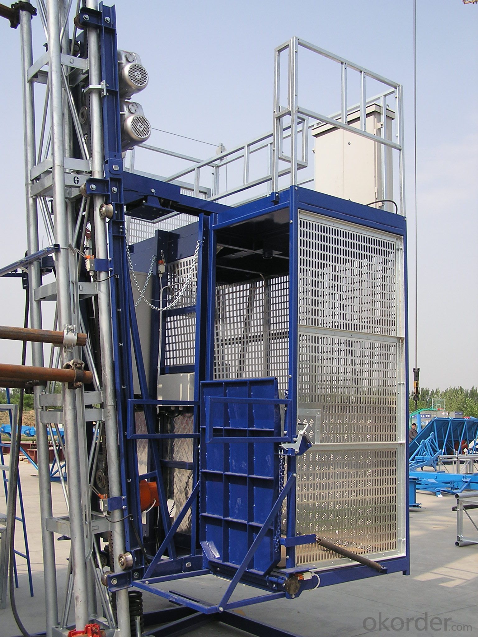 Building Lifting Hoist Single Cage SC200 CE