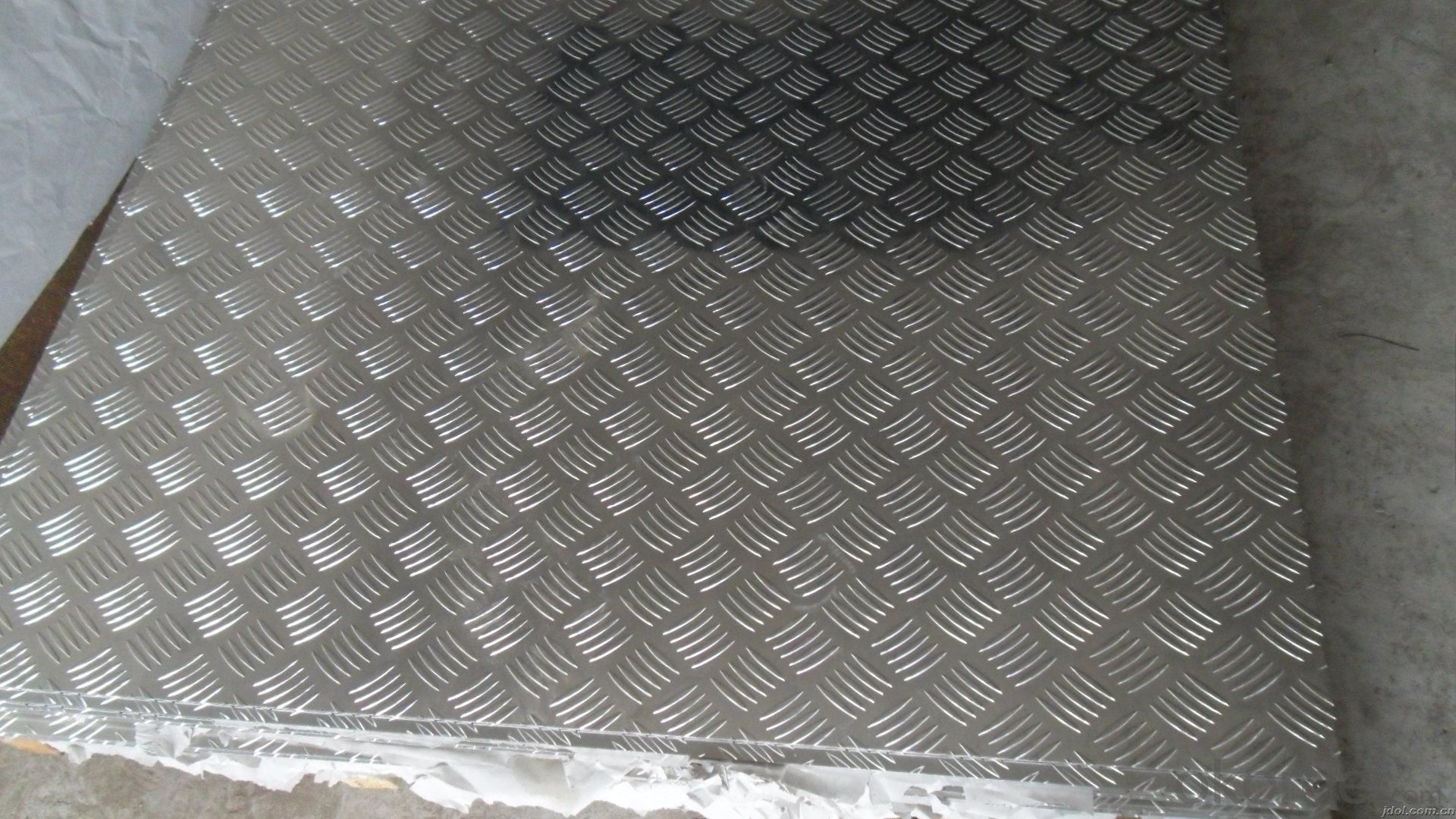 Рифленый алюминиевый лист рифл. 1050, H24 (Stucco)