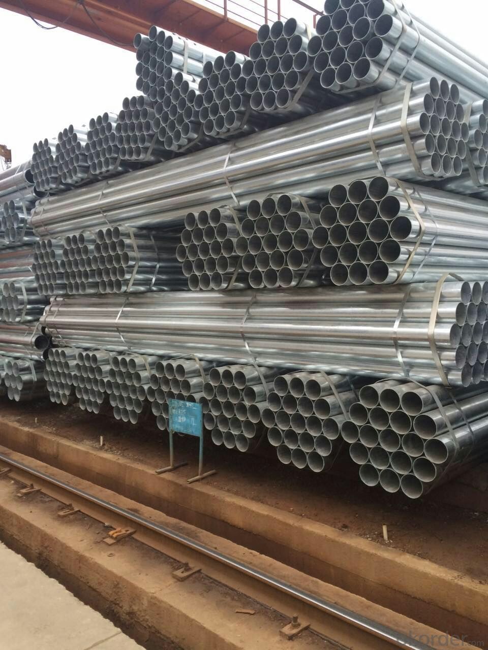 Hot dip galvanized welded steel pipe for construction machinery