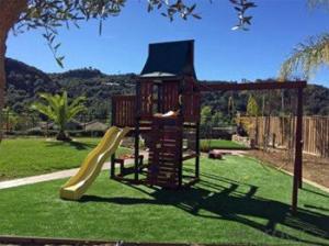 Kindergarten Synthetic Grass Nature Looks Turf with Soft Touch System 1