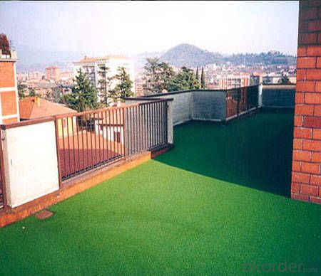 Green artificial lawn used on the roof System 1