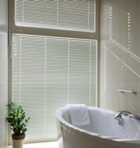 Plastic Polyester String Curtain Vertical Blinds